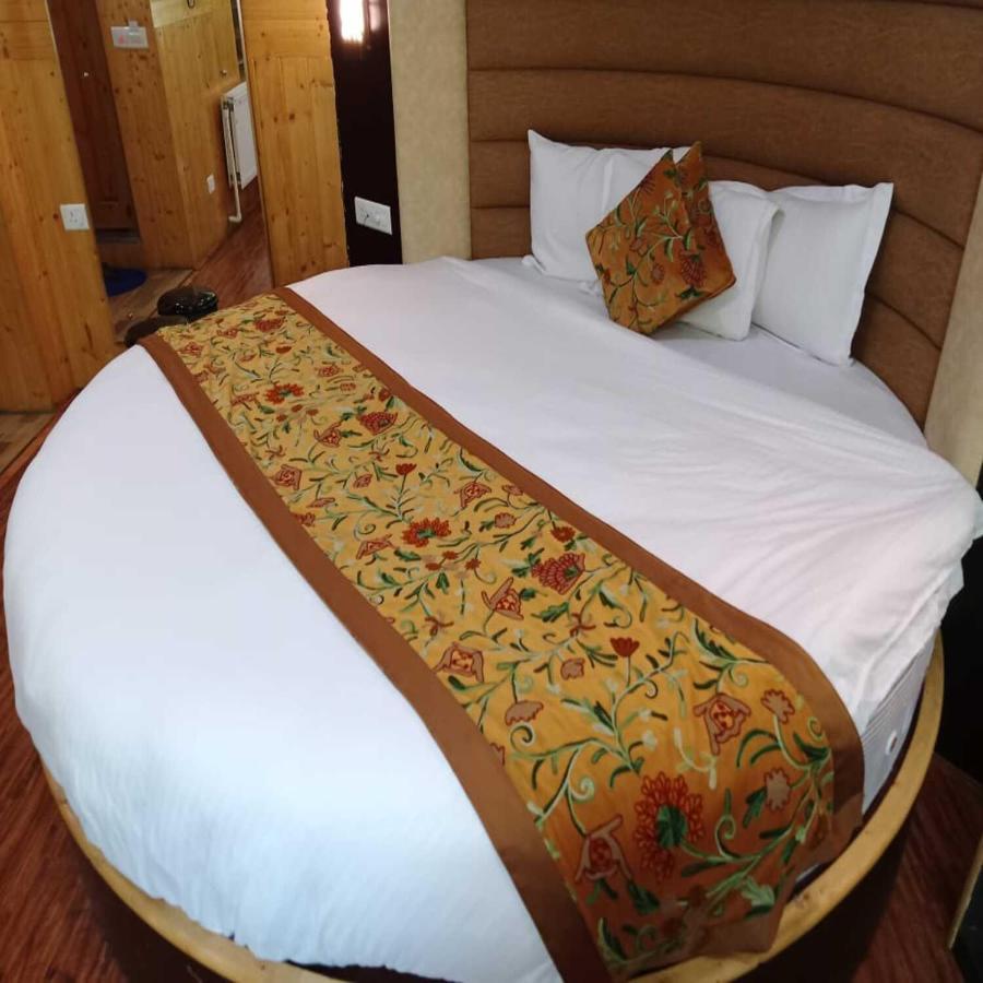 Hotel Sheen Srīnagar Eksteriør bilde