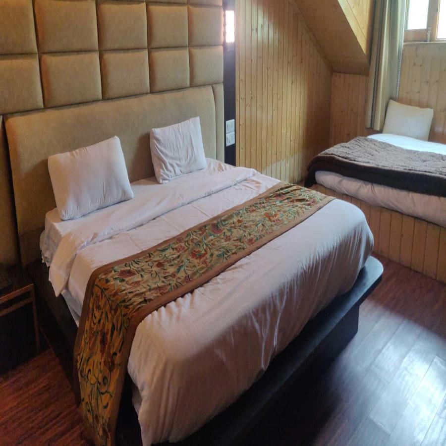 Hotel Sheen Srīnagar Eksteriør bilde