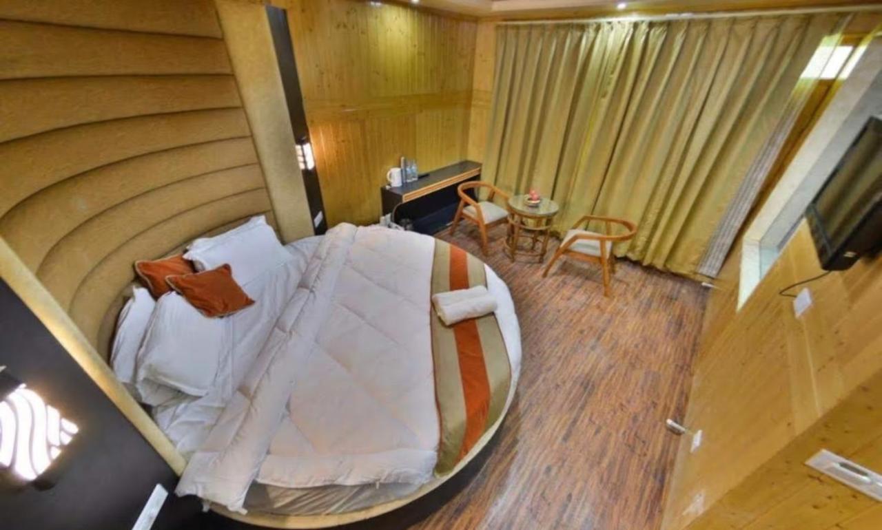 Hotel Sheen Srīnagar Eksteriør bilde